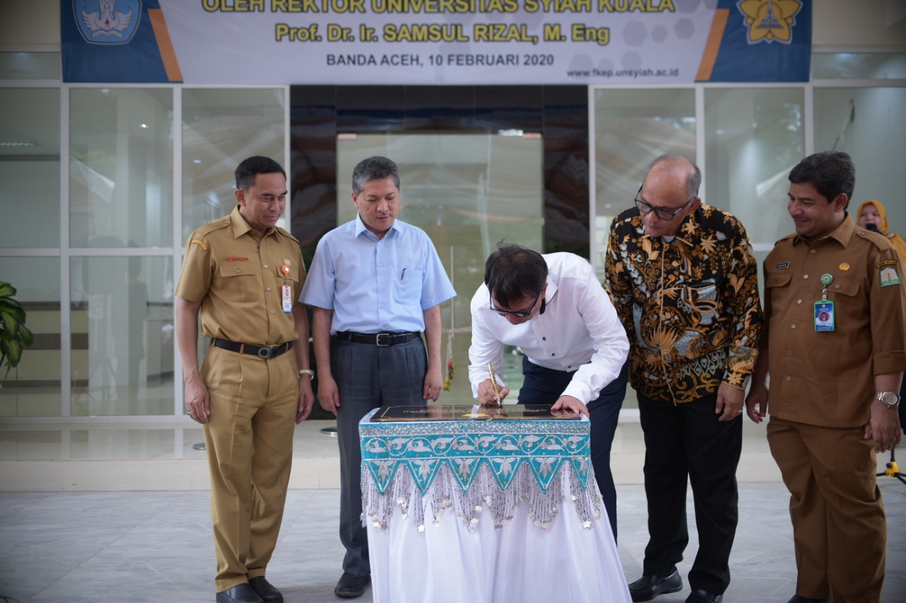 Rektor Unsyiah Resmikan Gedung Fakultas Keperawatan