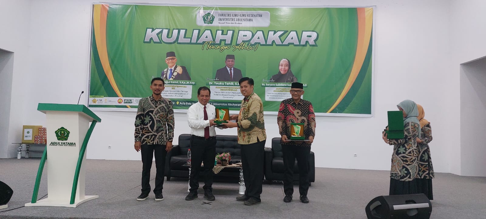 KULIAH PAKAR DI FIKES UNIVERSITAS ABULYATAMA MENGHADIRKAN PAKAR DARI FKEP USK DAN FIK UI