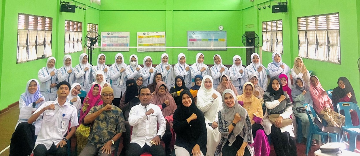 MANAJEMEN HIPERTENSI DENGAN MENERAPKAN DIET DASH DAN SENAM HIPERTENSI PADA LANSIA DI DESA KOTA BARU, KECAMATAN KUTA ALAM, KOTA BANDA ACEH