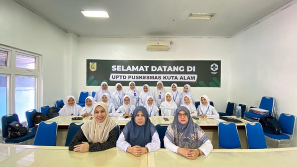 PENYERAHAN MAHASISWA STASE GERONTIK DI GAMPONG MULIA, KECAMATAN KUTA ALAM, KOTA BANDA ACEH