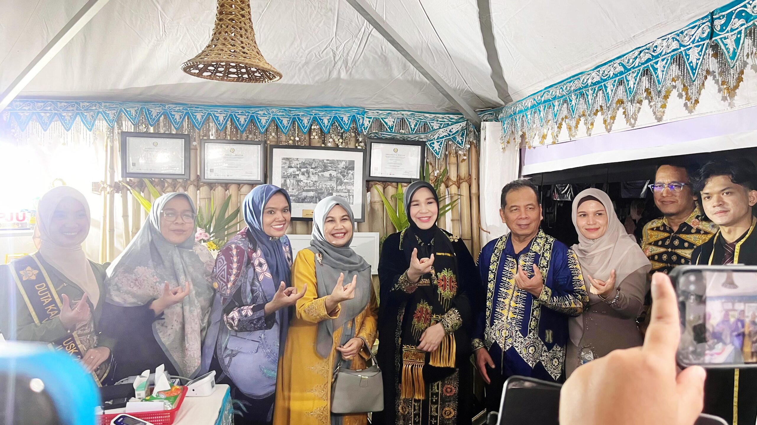 INOVASI DAN LAYANAN KESEHATAN FAKULTAS KEPERAWATAN USK BERDAMPAK DI ACEH MUSLIM FAIR