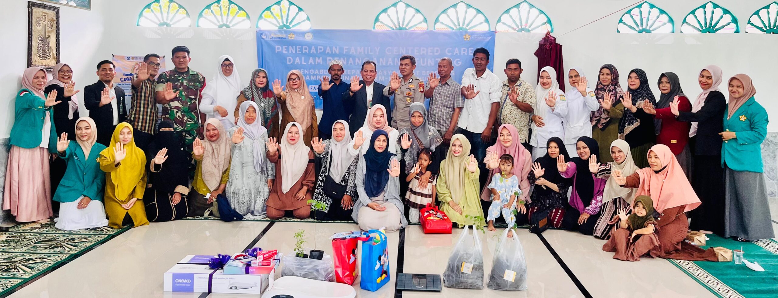 FKEP USK BERDAYAKAN KELUARGA DAN KADER KESEHATAN DESA RUMPET UNTUK CEGAH STUNTING BERBASIS FAMILY CENTERED CARE