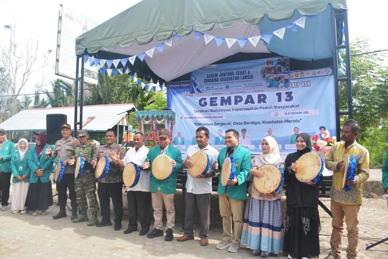 MASYARAKAT ATONG ANTUSIAS SAMBUT GEMPAR KE-13 FAKULTAS KEPERAWATAN USK