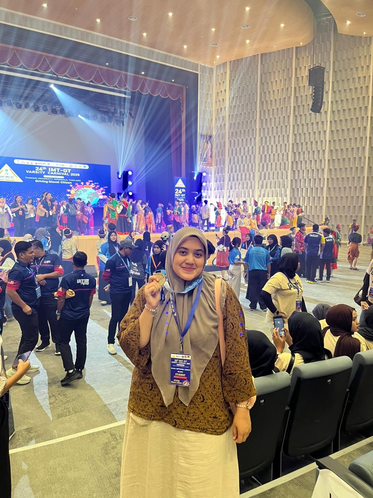 MAHASISWI KEPERAWATAN USK TOREH PRESTASI GEMILANG DI IMT-GT VARSITY CARNIVAL 2025