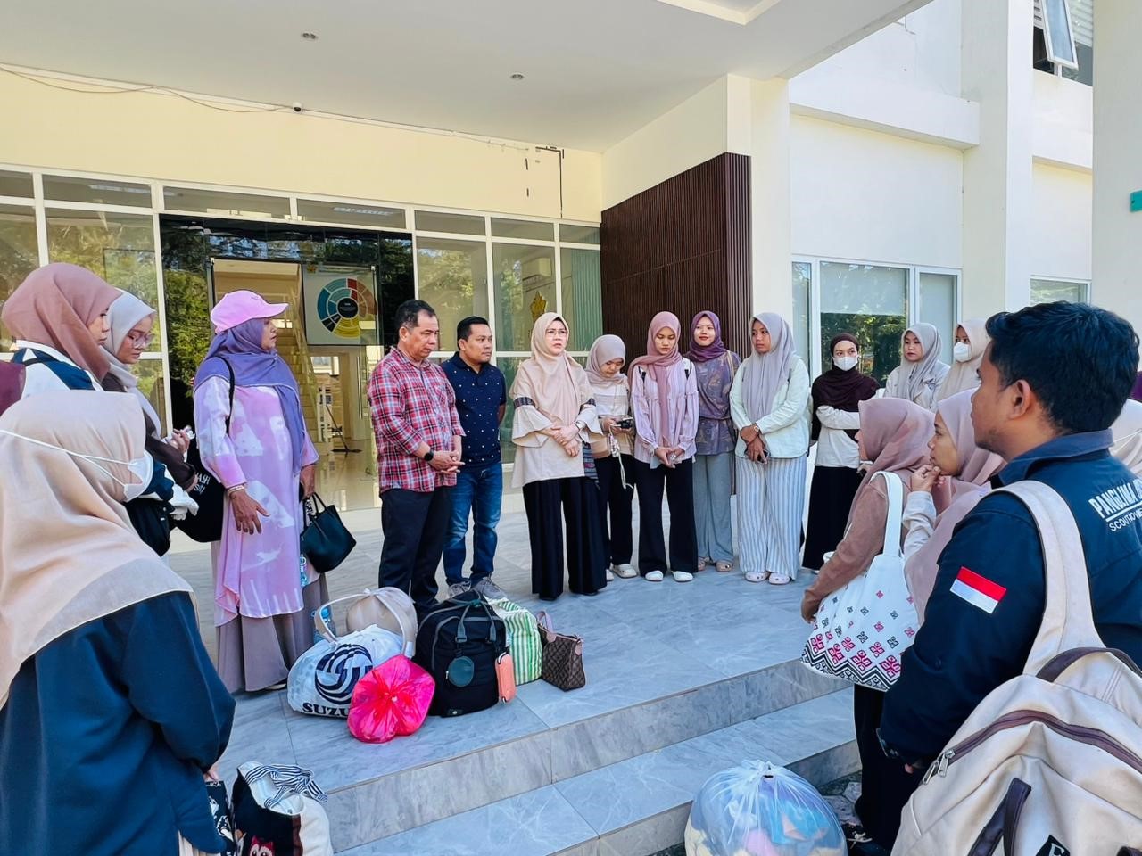 MISI KEMANUSIAAN BERLANJUT: 23 RELAWAN KEPERAWATAN USK SUSUL TIM PERTAMA KE PIDIE JAYA ACEH