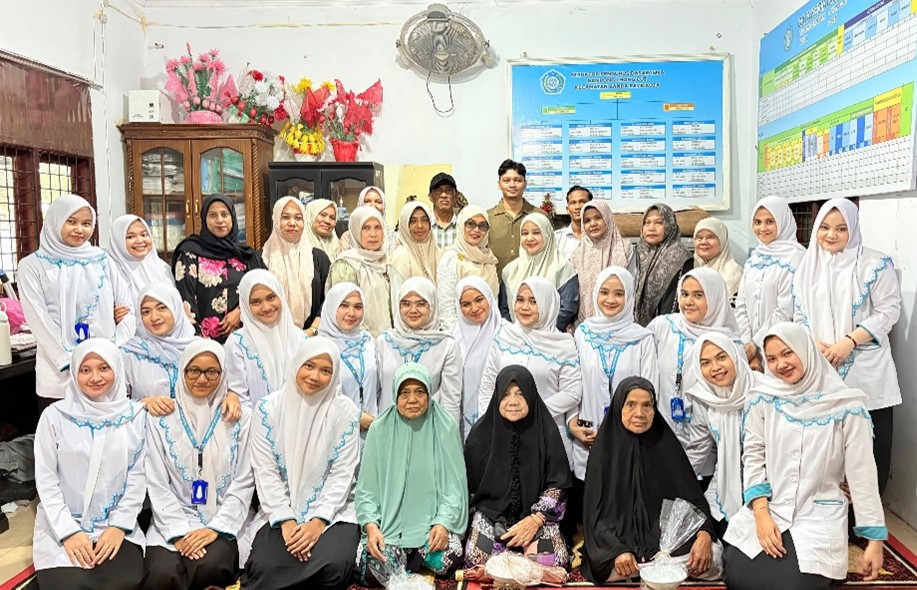 Mahasiswa K3S Stase Keperawatan Gerontik FKEP USK Gelar Acara Perpisahan dengan Masyarakat Gampong Lhong Cut