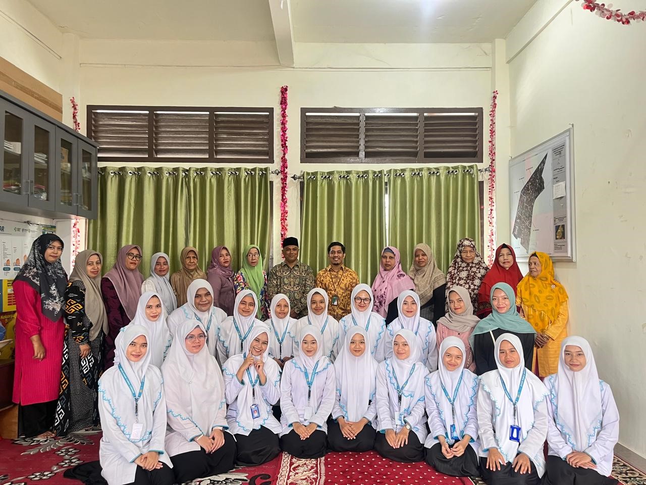 MAHASISWA K3S KEPERAWATAN GERONTIK FKEP USK TUTUP KEGIATAN PRAKTIK DI GAMPONG GEUCEU KAYEE JATO