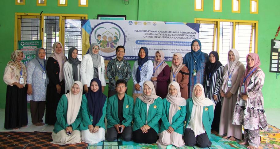 Tim PKM USK Latih Kader Gampong Rumpet Cegah Bahaya Polifarmasi pada Lansia